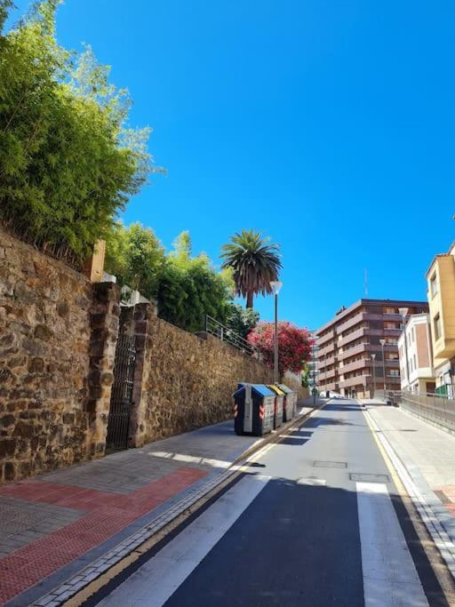 La Casita Verde. Metro Cerca Del Casco Viejo Bilbao Luaran gambar