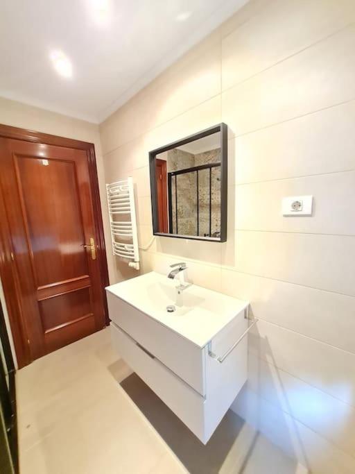 La Casita Verde. Metro Cerca Del Casco Viejo Bilbao Luaran gambar