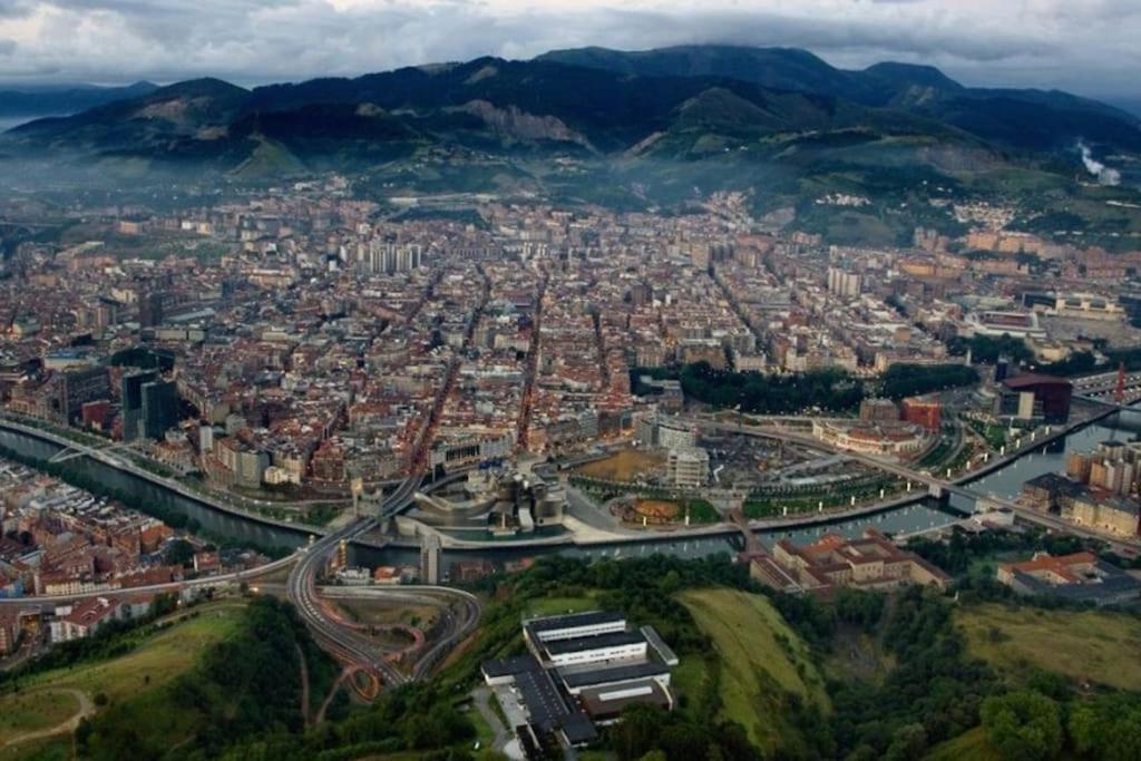 La Casita Verde. Metro Cerca Del Casco Viejo Bilbao Luaran gambar