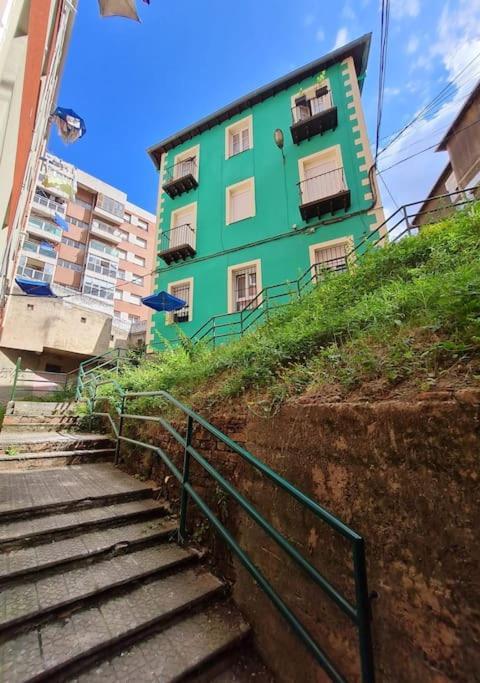 La Casita Verde. Metro Cerca Del Casco Viejo Bilbao Luaran gambar
