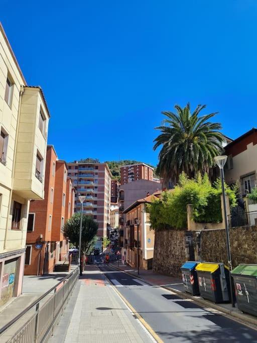La Casita Verde. Metro Cerca Del Casco Viejo Bilbao Luaran gambar
